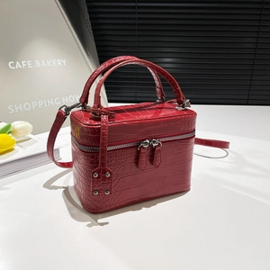 Women Crocodile Embossed Square Handbag Fashion PU Leather Box Crossbody Bag With Double Zipper And Adjustable Strap For Casual Daily Travel