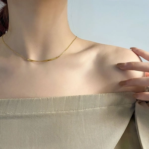 Minimalistische Halskette Mit Gebogenem Stabanhänger Aus Edelstahl Vergoldeter Geometrischer Schmuck Für Frauen