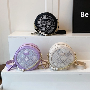 Women Round Crossbody Bag Ethnic Embroidery Geometric Pattern Artificial Pearl Chain Small Shoulder Bag PU Leather Fashion Purse