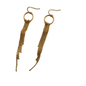 Élégantes boucles d'oreilles longues à glands plaquées or 18 carats avec crochet rond