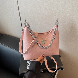 Sac sous le bras en cuir PU plissé pour femme avec pendentif étoile chaîne en métal sac à bandoulière Hobo mode