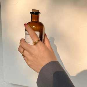 Ensemble de bagues torsadées dorées minimalistes pour femmes styles épais et fin