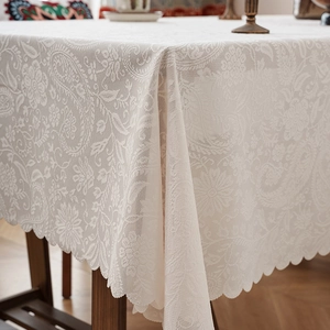 Elegant beige paisley jacquard tablecloth with scalloped edges for home dining decor