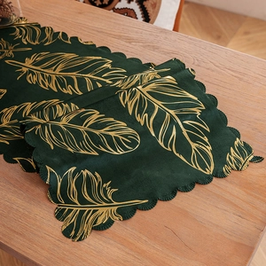 Bohemian Table Runner Bronzing Feather Pattern Scalloped Edge Decorative Tablecloth For Dining Room Party Holiday Home Decor