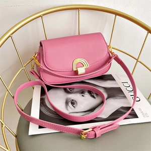 Sac Bandoulière Selle en Cuir PU Rétro pour Femmes Sac Sous le Bras à Épaule Minimaliste à la Mode Avec Serrure en Métal Couleur Unie Petit Sac