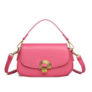 Sacoche selle en cuir PU rose avec boucle arquée dorée et bandoulière amovible