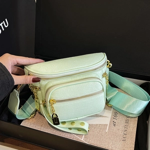 Borsa da Torace da Donna in Pelle PU con Lucchetto Dorato Spallina Larga con Borchie Marsupio a Grande Capacità Borsa a Tracolla Casual per Viaggi