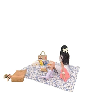 Tapis de pique-nique imperméable à fleurs bleues avec sac et accessoires d'extérieur