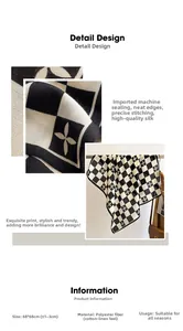 Vue détaillée du foulard carré à damier montrant la taille 68x68cm et le motif d'étoile