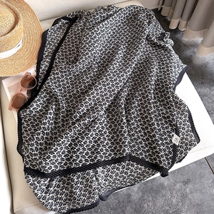 Pleated cotton linen scarf with black and white texture for women's autumn winter warmth