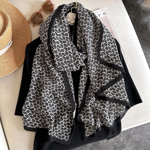 Vintage Pleated Scarf Shawl Women Cotton Linen Feel Paisley Print Autumn Winter Warm Contrast Border Elegant Wrap