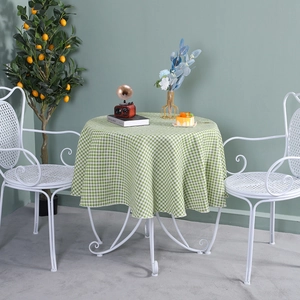 Nordic style green checkered round tablecloth made of cotton linen for dining and garden