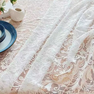Nappe élégante en dentelle blanche à fleurs pour décoration intérieure et photographie