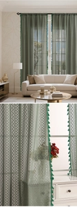 Détail de rideaux bohèmes au crochet vert foncé avec franges en dentelle et découpes