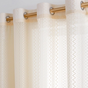 Rideau en dentelle blanc crème wabi-sabi avec motif géométrique et œillets en métal