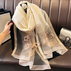 Écharpe Élégante en Mélange de Soie de Mûrier pour Femme Broderie Florale Châle Chaud de Luxe Pashmina Long pour Mariage