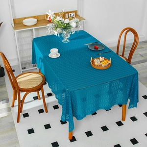 Dunkelblaue Spitzen-Tischdecke mit elegantem Blumenmuster für rechteckige Esstische
