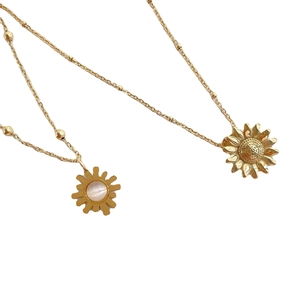 Goldene französische Halskette mit 3D-Gänseblümchen und Perlmutt-Sonnenanhänger