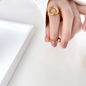 Titanium Steel Lip Shaped Finger Rings For Women Gold Plated Geometric Abstract Line Minimalist Streamlined Niche Jewelry