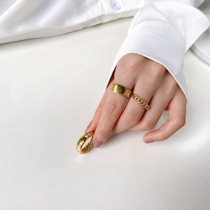 Three-piece gold chain link ring set for women with minimalist and hollow-out design