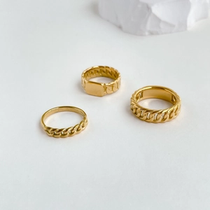 Three-piece gold plated chain and woven stacking rings for women in minimalist style