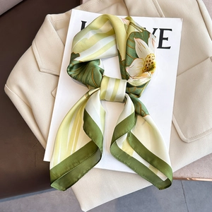 Retro Lotus Print Square Satin Scarf Elegant Satin-Like Neck Head Wrap For Women Office Commuter Fashion Lightweight