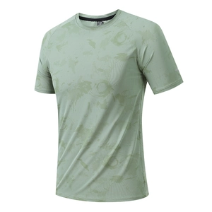 Green camouflage quick-dry men's sports t-shirt with raglan sleeves and breathable mesh