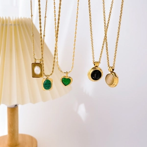 Collier Pendentif Plaqué Or 18K Acier Titane Géométrique Coeur Malachite Agate Oeil De Chat Coquille Clavicule Rétro Femmes