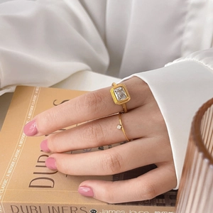 Ensemble de bagues en acier titane plaqué or 18K avec zircon carré et design minimaliste