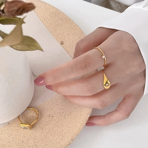 Ensemble de bagues en acier titane plaqué or 18K avec zircon carré et étoile