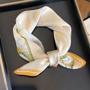 Fashion Mulberry Satin Square Scarf Women Neckerchief Daisy Flower Print Decorative Elegant Office Commute Accessory
