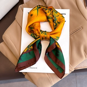 Carré De Satin Élégant Imprimé Floral Feuille De Bambou Foulard De Mode Attache Cheveux Pour Femmes