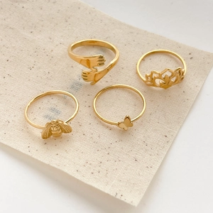 Titanium Steel Rings For Women 18K Gold Plated Little Bee Butterfly Hugging Hands Hollow Lotus Vintage Jewelry Accessory