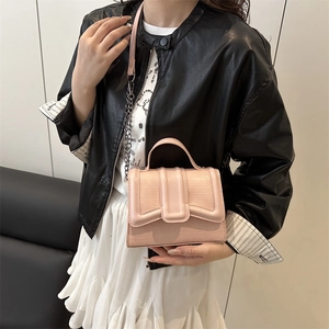 Stylish pink crocodile texture top handle bag with chain strap for women shoulder wear