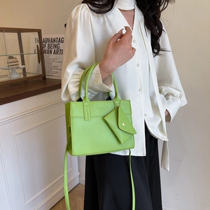Sac fourre-tout minimaliste vert fluo avec porte-monnaie triangulaire assorti