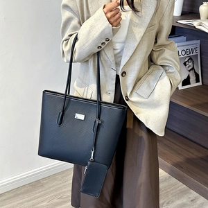 Two-piece large capacity black tote bag set with woven texture for women commuters