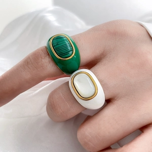 Retro thick rings with green and white enamel featuring malachite and mother of pearl inlay