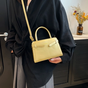 Petit sac à main carré doré métallisé à la mode avec bandoulière réglable pour femme
