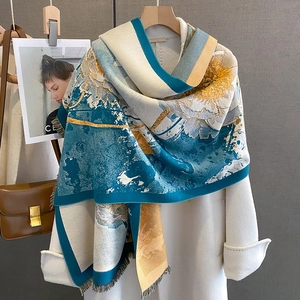 Écharpe vintage au toucher cachemire avec imprimé floral bleu et beige et franges élégantes