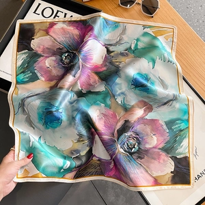 Foulard quadrato in seta alla moda con stampa floreale a olio per accessori da donna