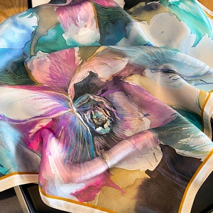 Foulard quadrato in seta stile pittura a olio con motivi floreali artistici multicolore