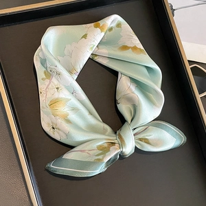 Foulard Carré En Satin De Mûrier Élégant Imprimé Floral Orchidée Satin Accessoire De Mode Pour Femmes