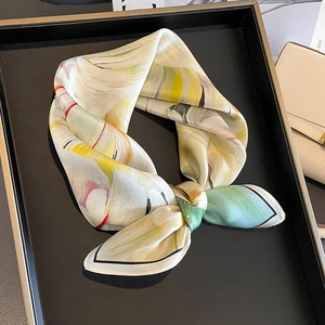 Élégant Carré en Soie de Mûrier Imprimé Floral Artistique Foulard Léger pour Femme Mode Écharpe en Soie Décorative