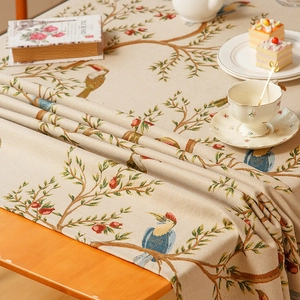 Elegant thick jacquard tablecloth with vintage bird and floral motifs in American style