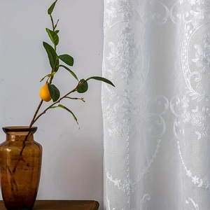Tenda in tulle bianco con ricamo floreale e bordi ondulati per la camera da letto