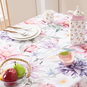 Nappe style peinture à l'huile romantique avec motifs floraux roses et violets pour table