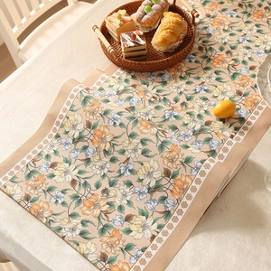 Floral table runner with daisy pattern and thick polyester fabric for home dining decor
