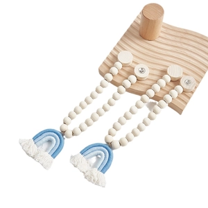 Fermatenda magnetico boho con perline di legno e ciondolo arcobaleno fatto a mano