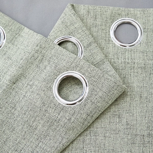 Tenda oscurante moderna in lino sintetico verde chiaro con occhielli in metallo argento