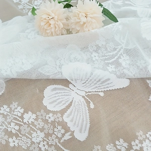 Französischer Retro-Türvorhang aus weißer Spitze mit Schmetterling-Blumenstickerei